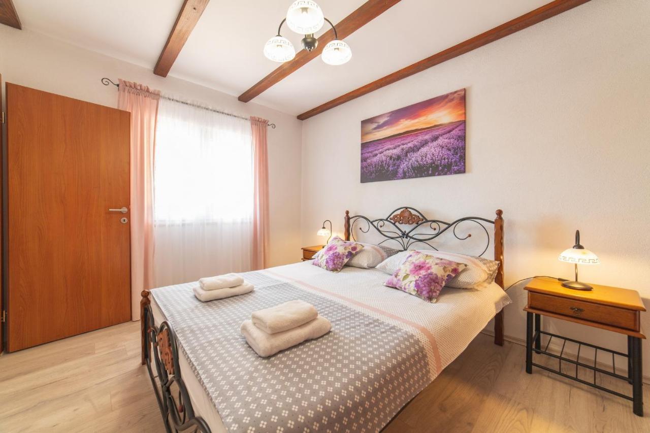 Holiday Home Sego With Private Pool Veliki Brocanac Exterior foto