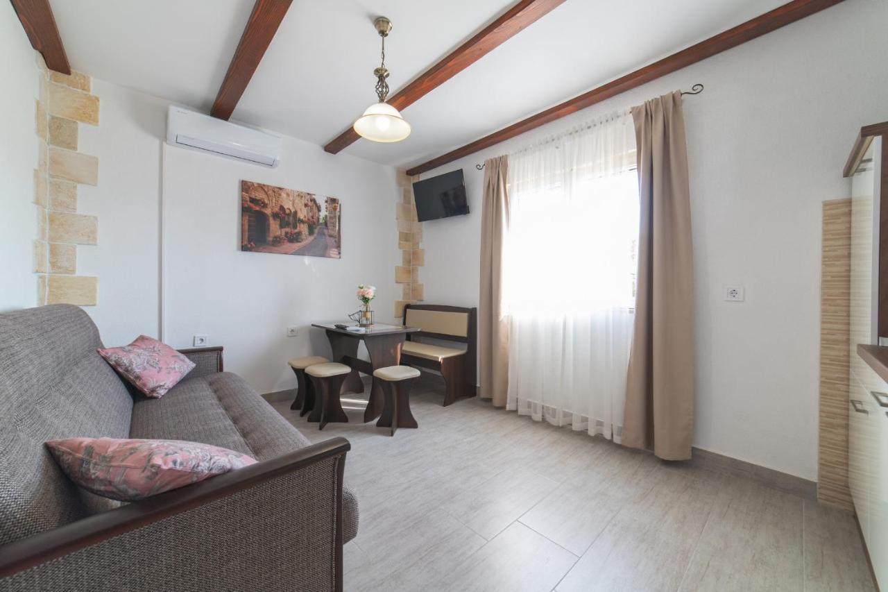 Holiday Home Sego With Private Pool Veliki Brocanac Exterior foto
